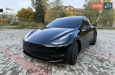Позашляховик / Кросовер Tesla Model Y 2024 в 