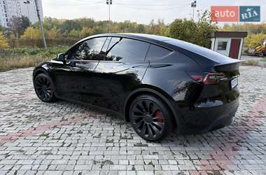 Позашляховик / Кросовер Tesla Model Y 2024 в 