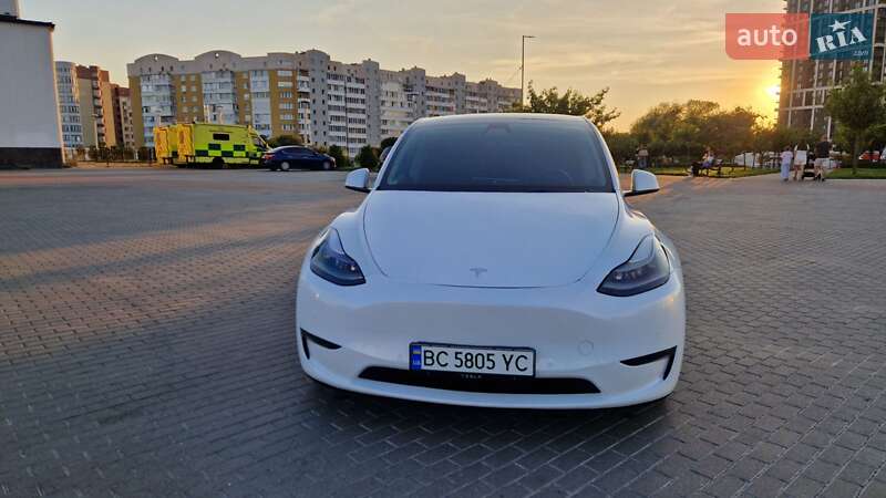 Позашляховик / Кросовер Tesla Model Y 2022 в Львові