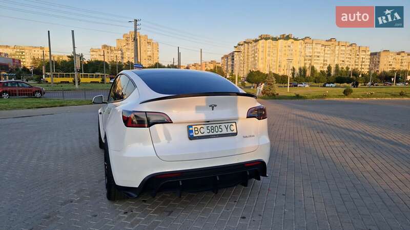 Позашляховик / Кросовер Tesla Model Y 2022 в Львові