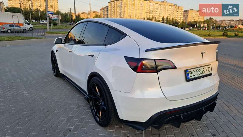 Позашляховик / Кросовер Tesla Model Y 2022 в Львові