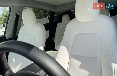 Позашляховик / Кросовер Tesla Model Y 2021 в 