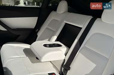 Позашляховик / Кросовер Tesla Model Y 2021 в 