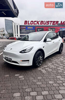 Внедорожник / Кроссовер Tesla Model Y 2024 в Киеве