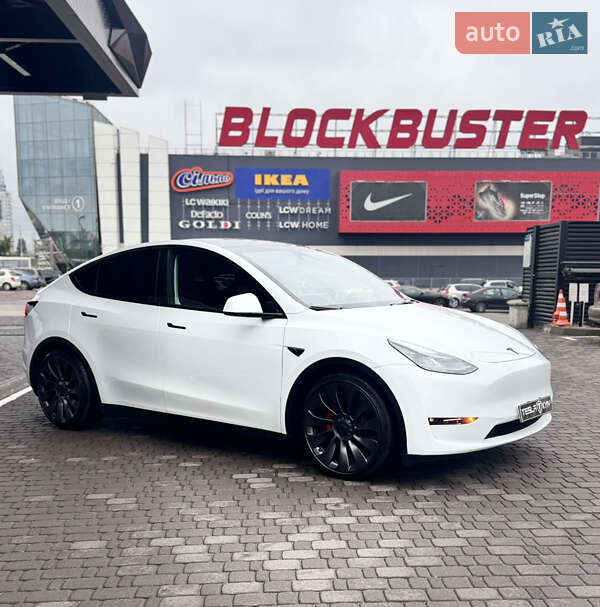 Позашляховик / Кросовер Tesla Model Y 2024 в Києві