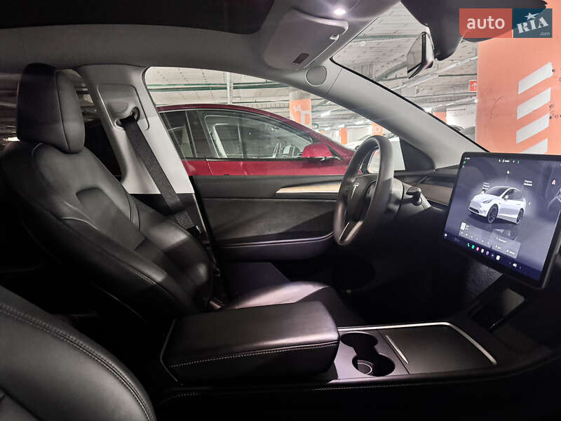 Позашляховик / Кросовер Tesla Model Y 2024 в Києві
