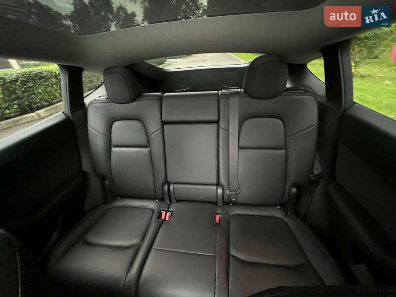 Позашляховик / Кросовер Tesla Model Y 2024 в Києві