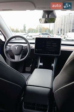 Позашляховик / Кросовер Tesla Model Y 2021 в 