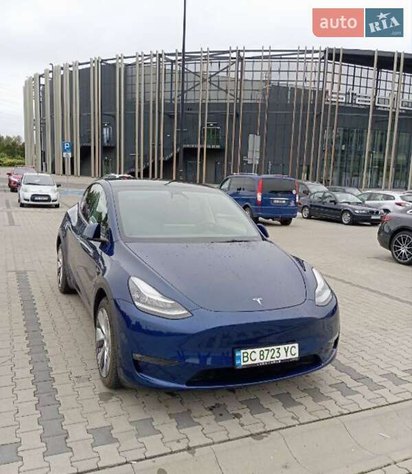Tesla Model Y 2021
