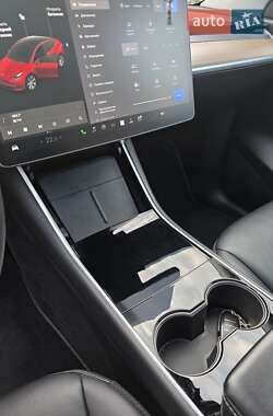 Позашляховик / Кросовер Tesla Model Y 2020 в 