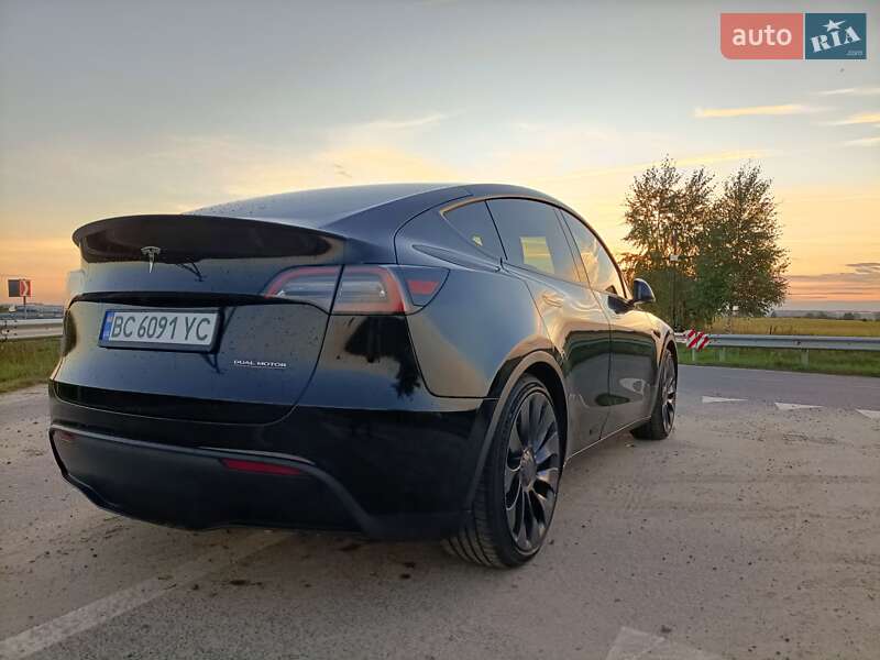 Внедорожник / Кроссовер Tesla Model Y 2022 в Львове