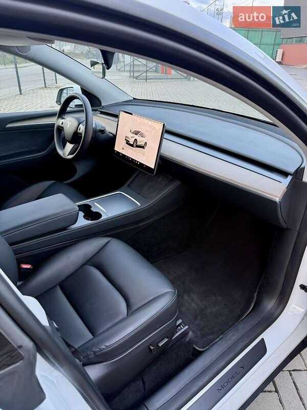 Позашляховик / Кросовер Tesla Model Y 2023 в Львові