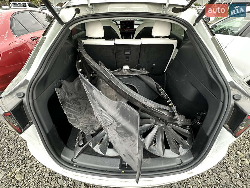 Внедорожник / Кроссовер Tesla Model Y 2020 в Луцке