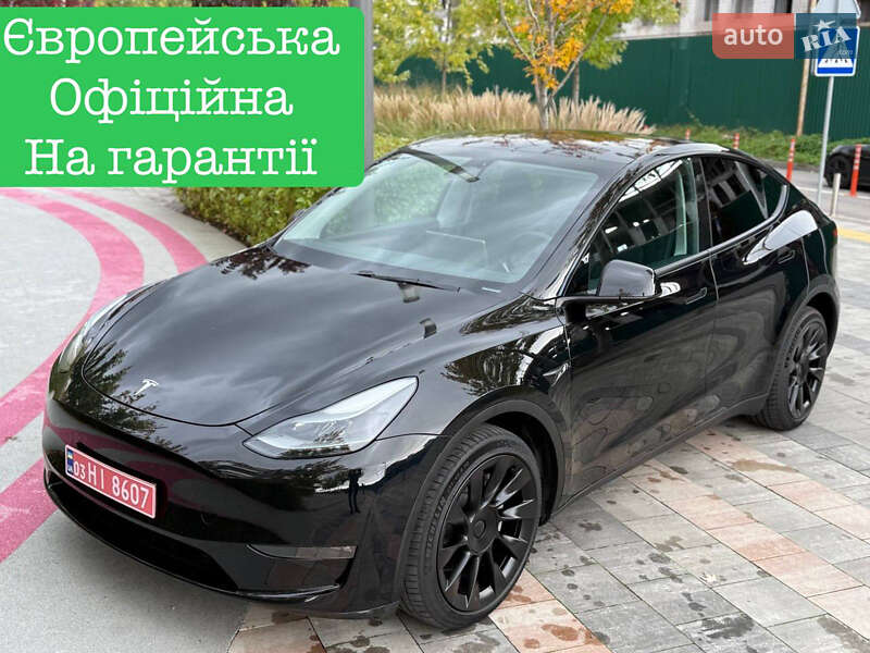 Позашляховик / Кросовер Tesla Model Y 2023 в 