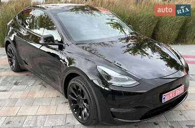 Позашляховик / Кросовер Tesla Model Y 2023 в 