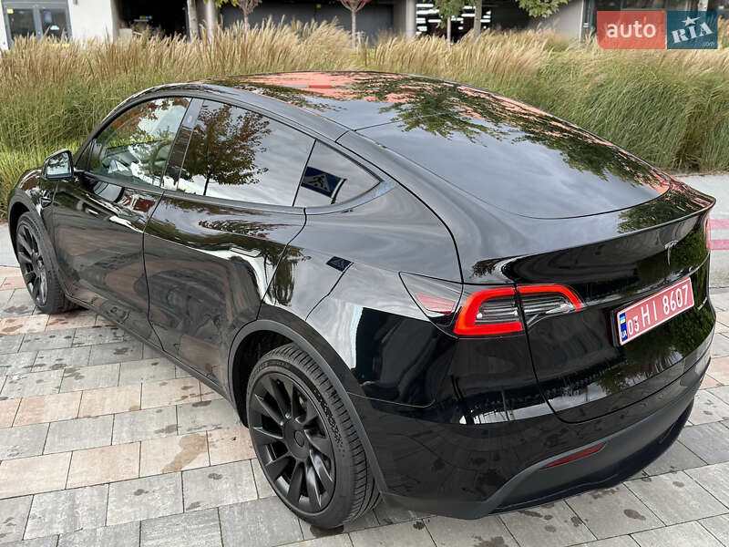 Внедорожник / Кроссовер Tesla Model Y 2023 в Киеве