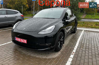 Позашляховик / Кросовер Tesla Model Y 2024 в Рівному