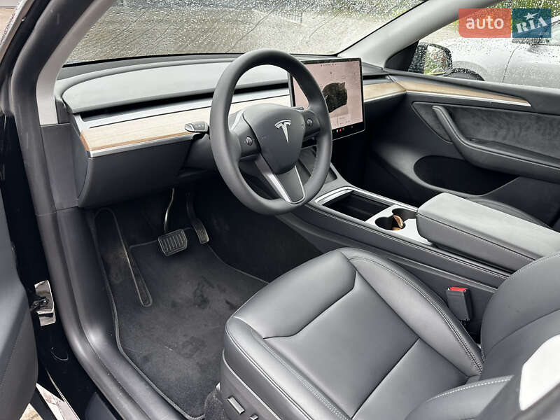 Позашляховик / Кросовер Tesla Model Y 2024 в Рівному