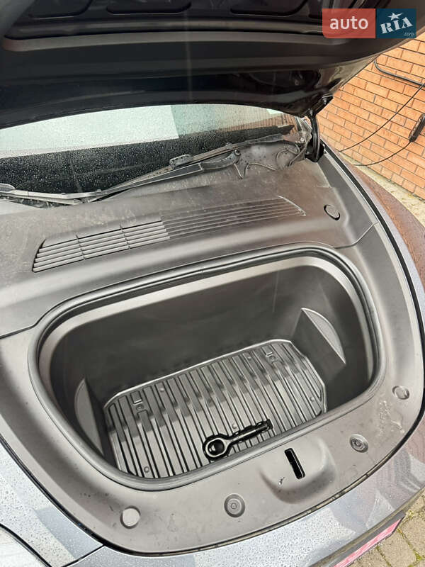 Позашляховик / Кросовер Tesla Model Y 2021 в Львові фото 8 Позашляховик / Кросовер Tesla Model Y 2021 в Львові