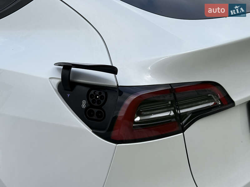 Позашляховик / Кросовер Tesla Model Y 2022 в Луцьку