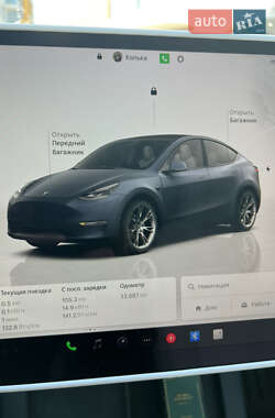 Позашляховик / Кросовер Tesla Model Y 2024 в 