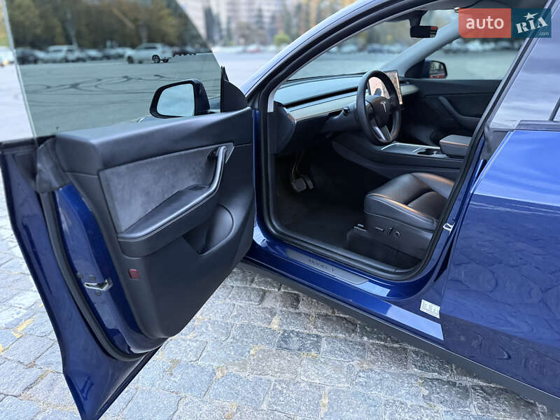 Позашляховик / Кросовер Tesla Model Y 2021 в Харкові