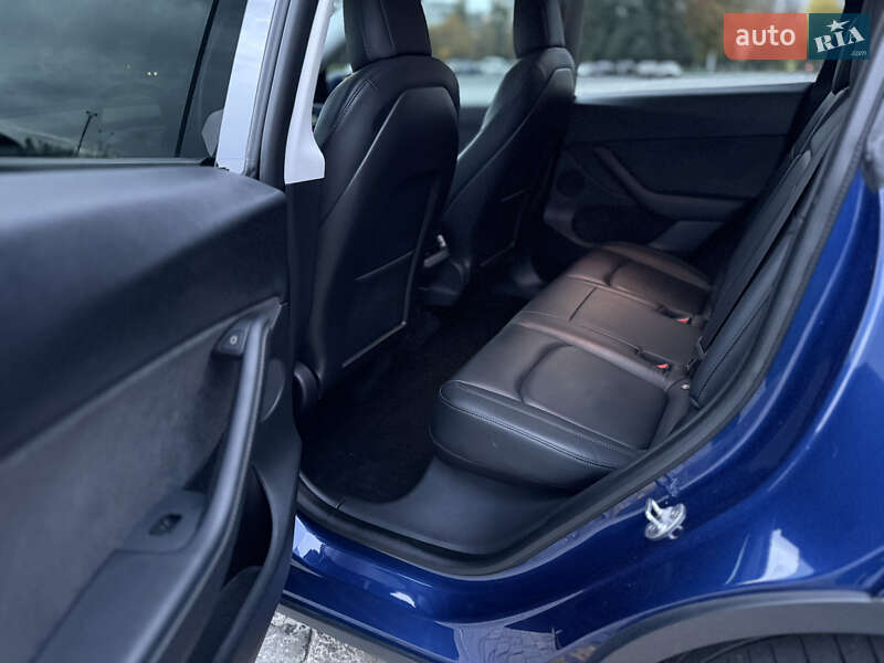 Позашляховик / Кросовер Tesla Model Y 2021 в Харкові