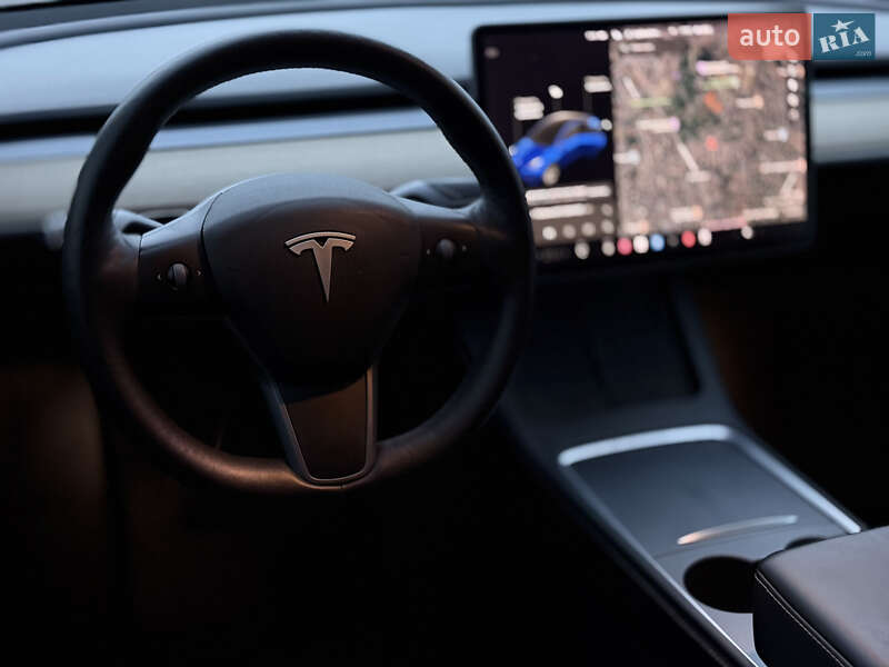 Позашляховик / Кросовер Tesla Model Y 2021 в Харкові