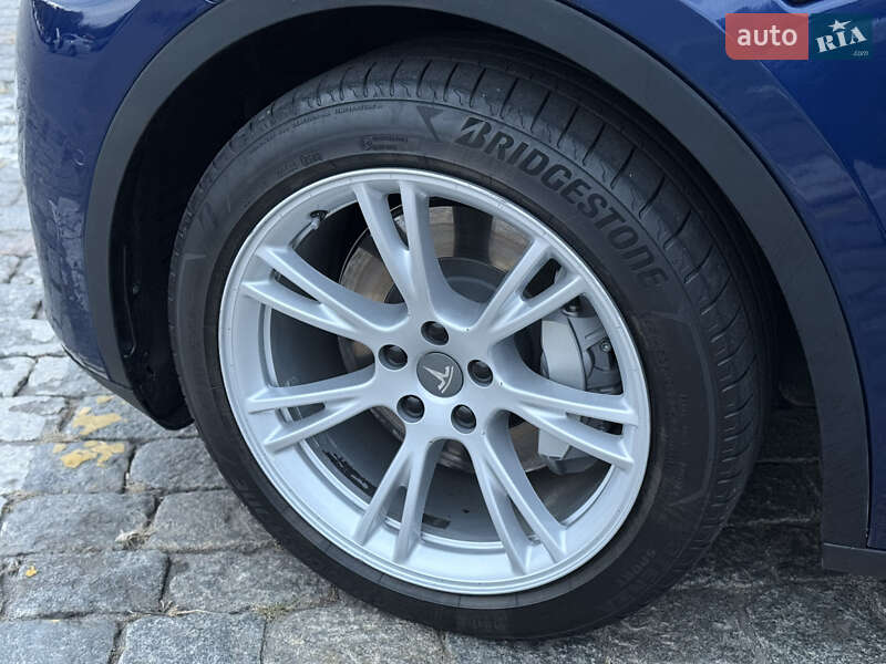 Позашляховик / Кросовер Tesla Model Y 2021 в Харкові