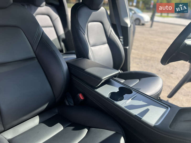 Позашляховик / Кросовер Tesla Model Y 2023 в Львові