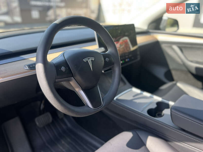 Позашляховик / Кросовер Tesla Model Y 2023 в Львові
