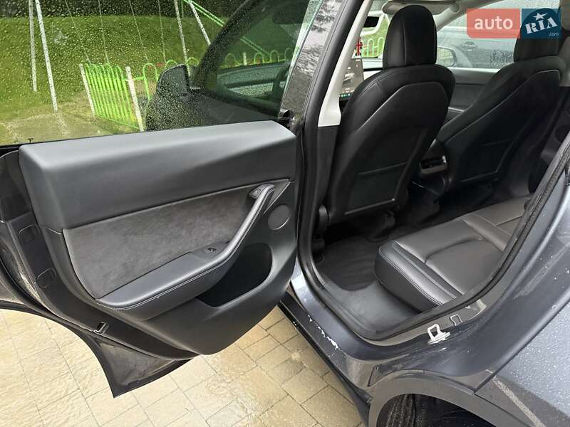 Внедорожник / Кроссовер Tesla Model Y 2022 в Львове