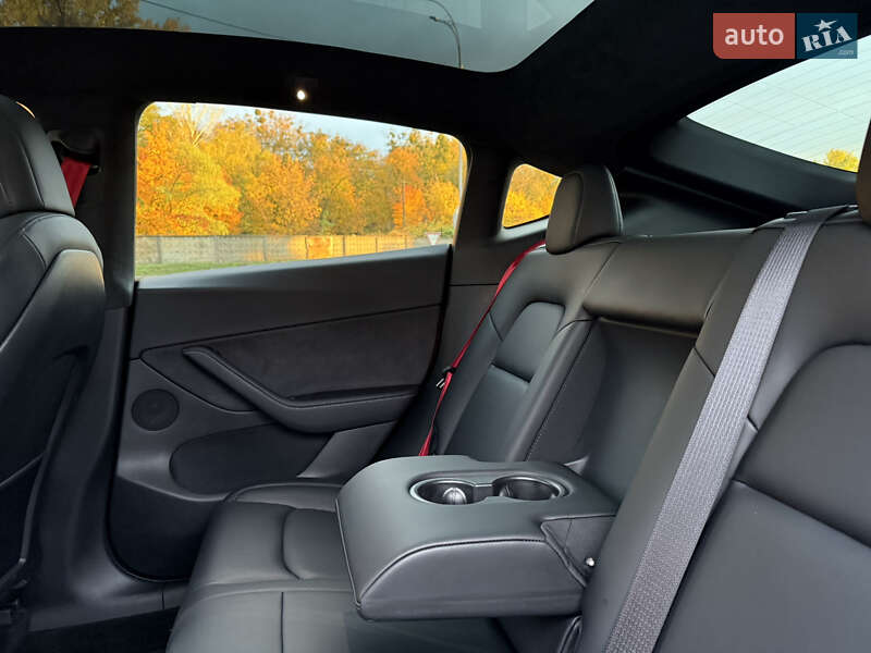 Позашляховик / Кросовер Tesla Model Y 2021 в Києві