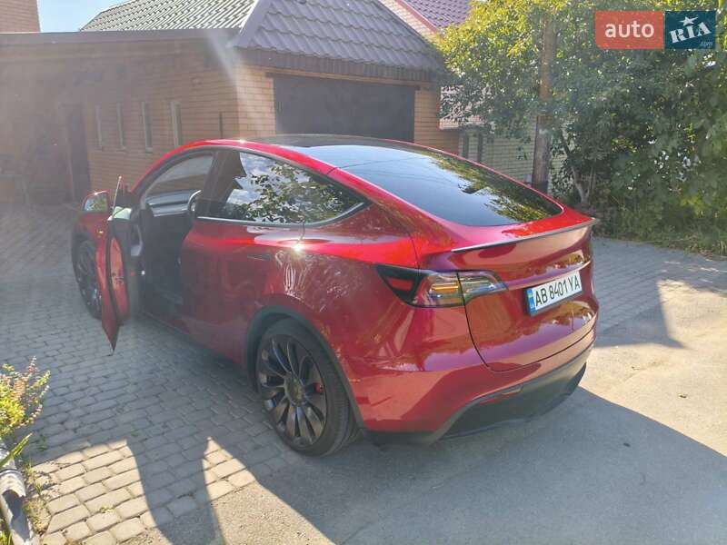 Внедорожник / Кроссовер Tesla Model Y 2024 в Виннице