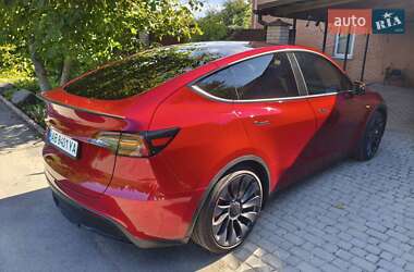 Позашляховик / Кросовер Tesla Model Y 2024 в 