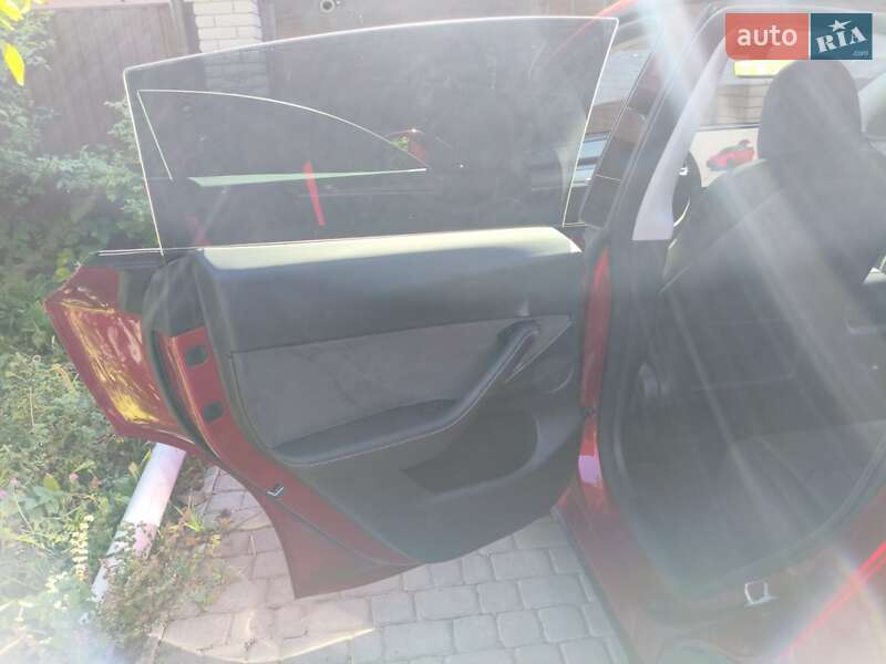 Внедорожник / Кроссовер Tesla Model Y 2024 в Виннице