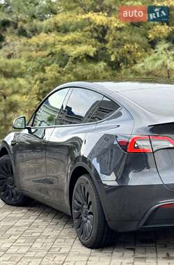 Позашляховик / Кросовер Tesla Model Y 2024 в 