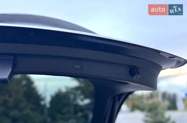 Позашляховик / Кросовер Tesla Model Y 2024 в 