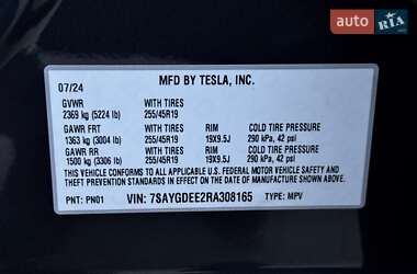 Позашляховик / Кросовер Tesla Model Y 2024 в 