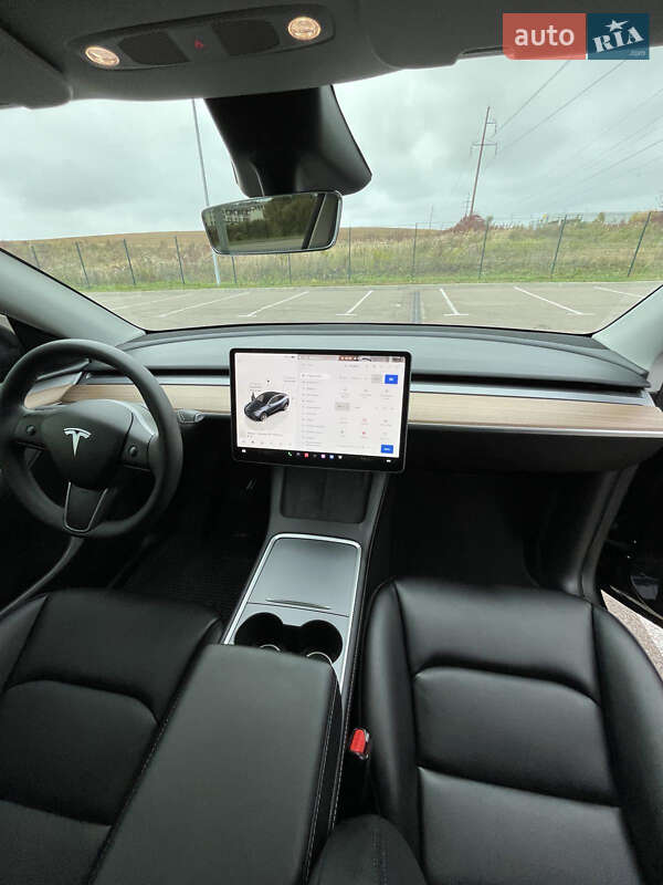 Позашляховик / Кросовер Tesla Model Y 2024 в Рівному