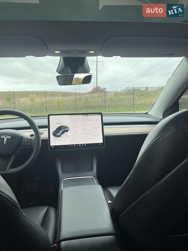 Позашляховик / Кросовер Tesla Model Y 2024 в Рівному