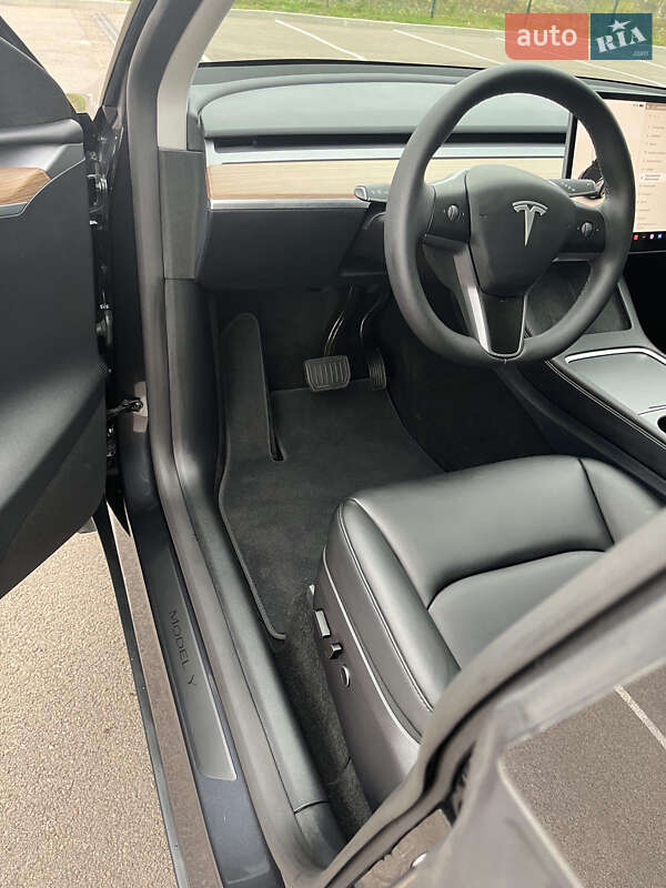 Позашляховик / Кросовер Tesla Model Y 2024 в Рівному