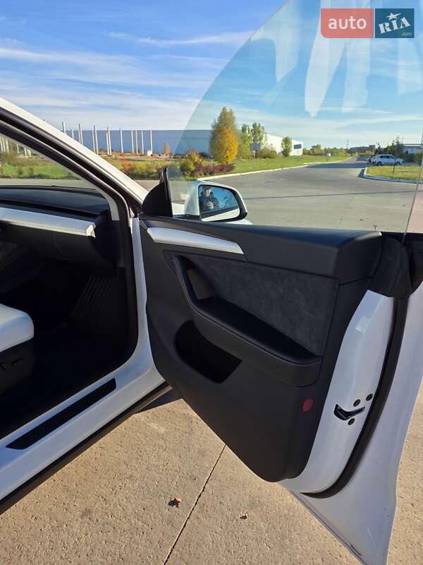 Позашляховик / Кросовер Tesla Model Y 2023 в Коростені