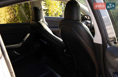 Внедорожник / Кроссовер Tesla Model Y 2021 в 