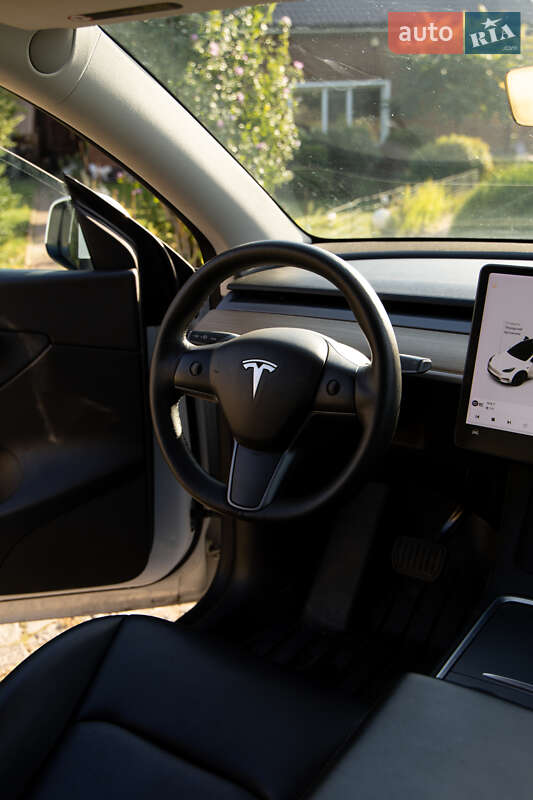 Внедорожник / Кроссовер Tesla Model Y 2021 в Чернигове