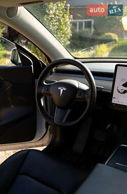 Внедорожник / Кроссовер Tesla Model Y 2021 в 