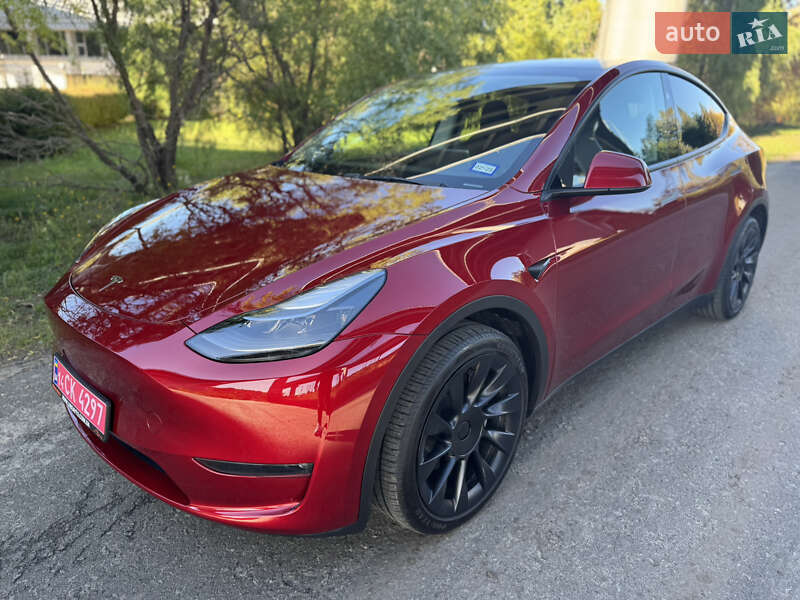 Внедорожник / Кроссовер Tesla Model Y 2024 в 