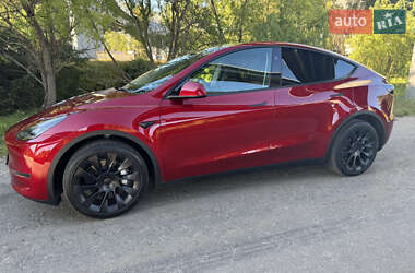 Внедорожник / Кроссовер Tesla Model Y 2024 в 