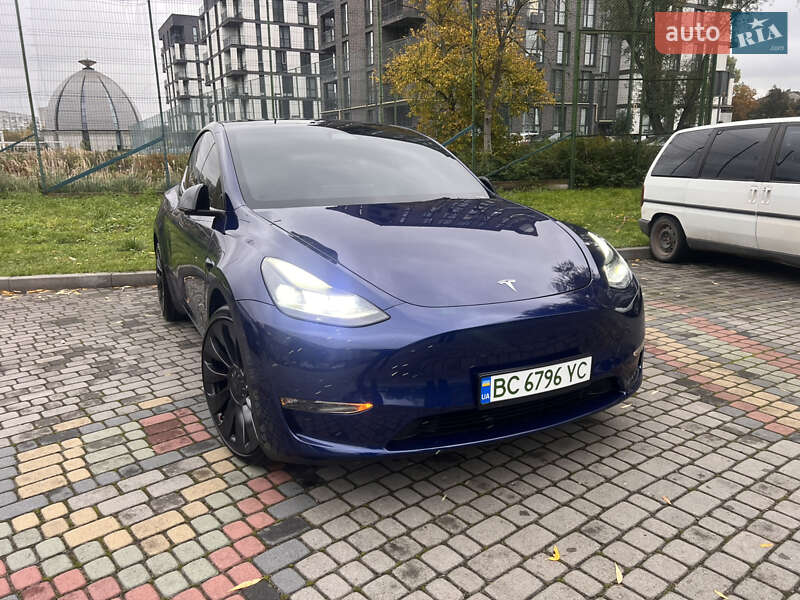 Позашляховик / Кросовер Tesla Model Y 2023 в Львові