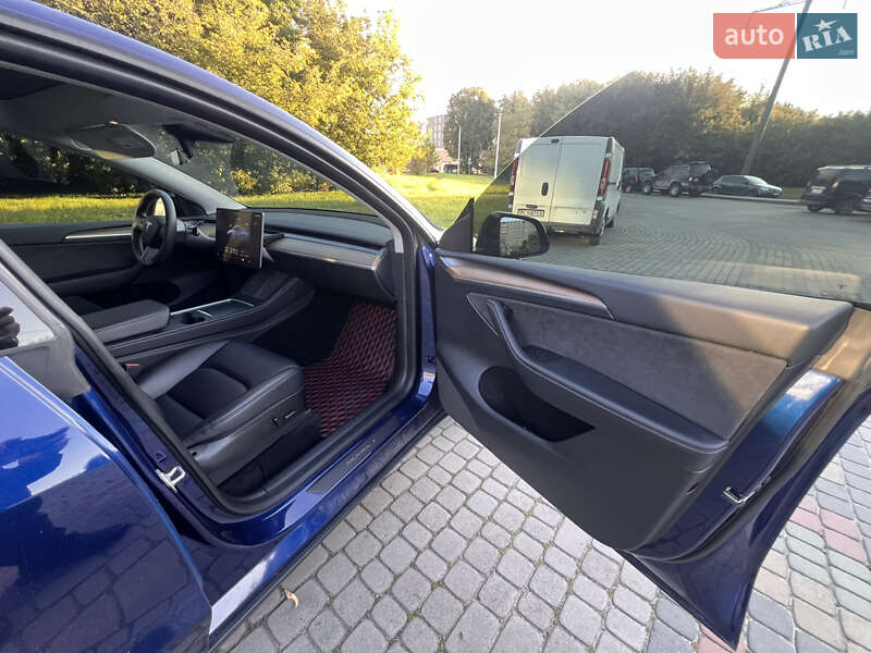 Позашляховик / Кросовер Tesla Model Y 2023 в Львові